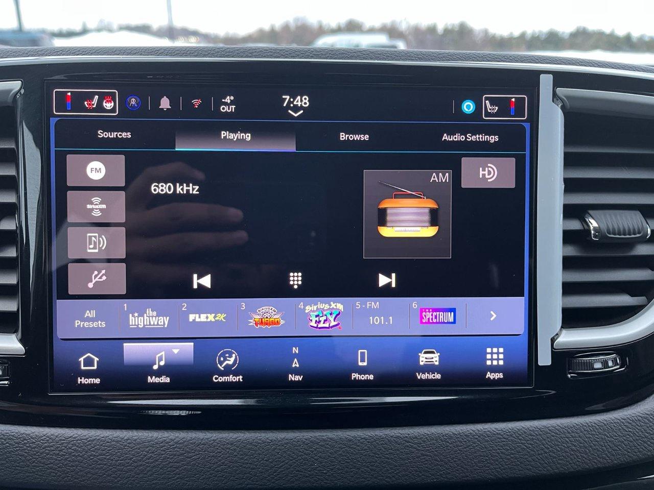 2024 Chrysler Grand Caravan SXT 2WD Photo