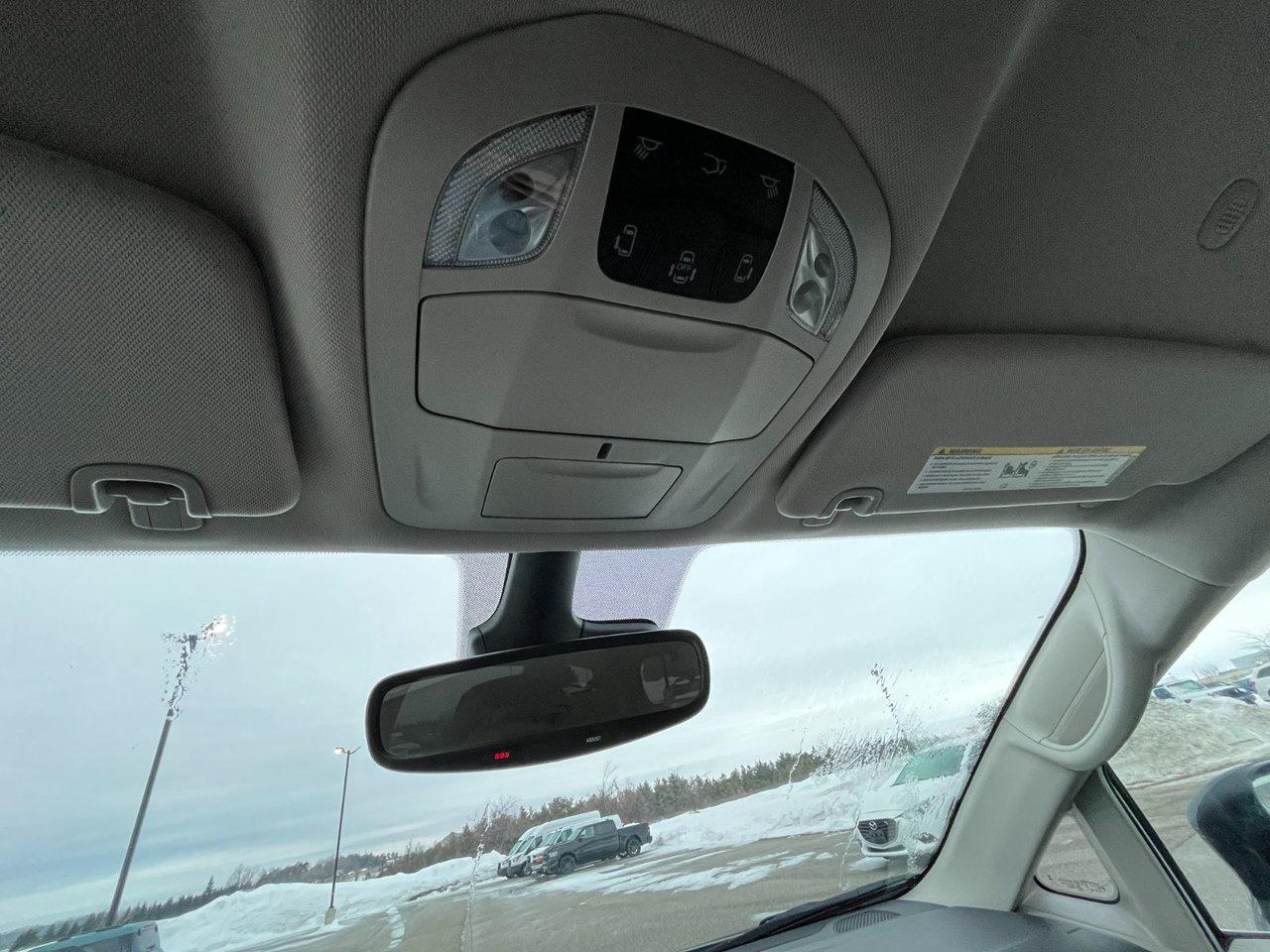 2024 Chrysler Grand Caravan SXT 2WD Photo