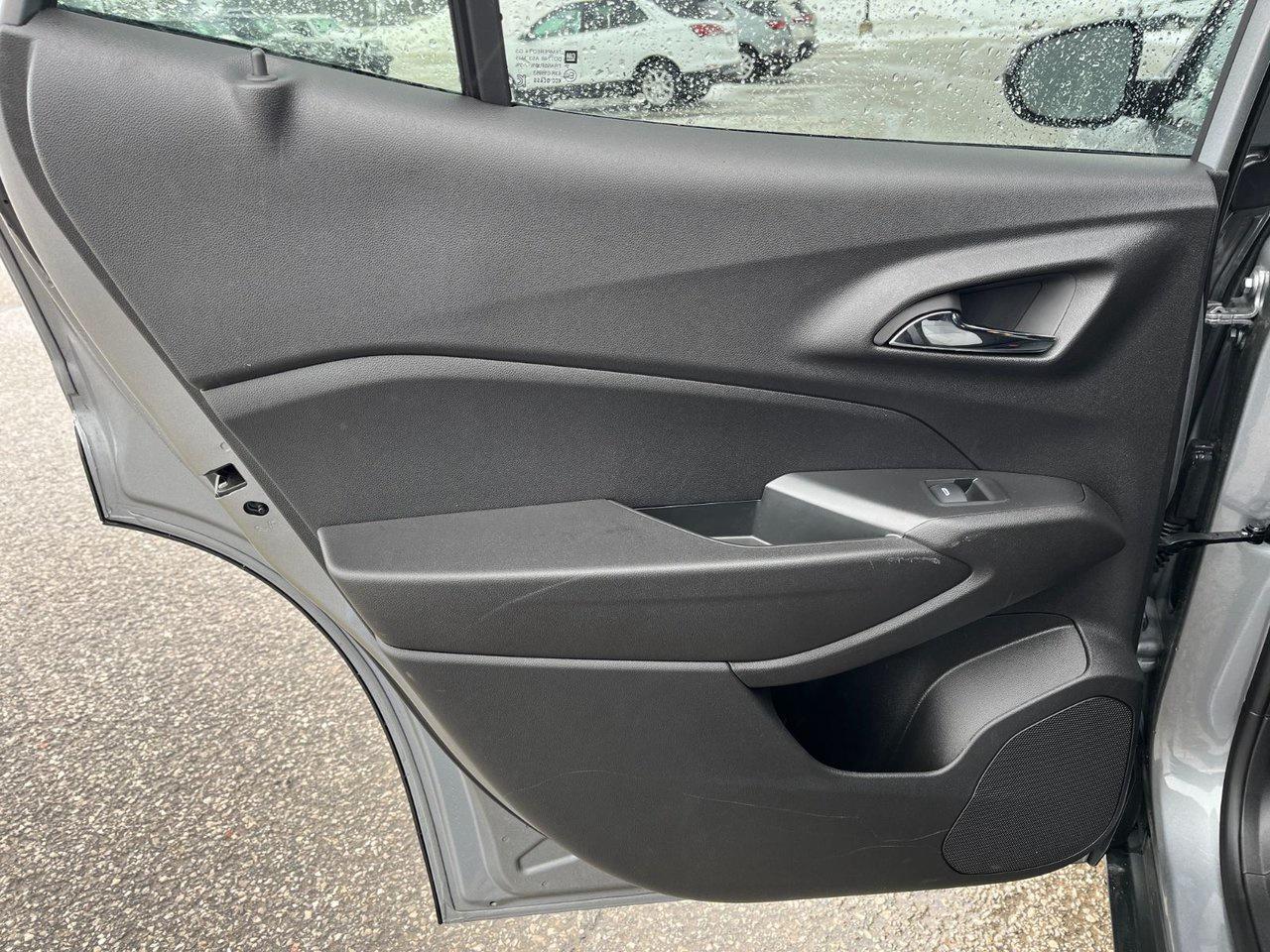 2025 Chevrolet Trax FWD 4dr 1RS Photo