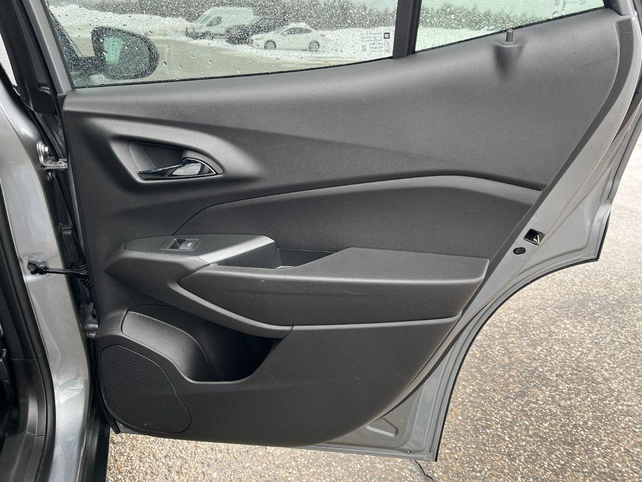 2025 Chevrolet Trax FWD 4dr 1RS Photo