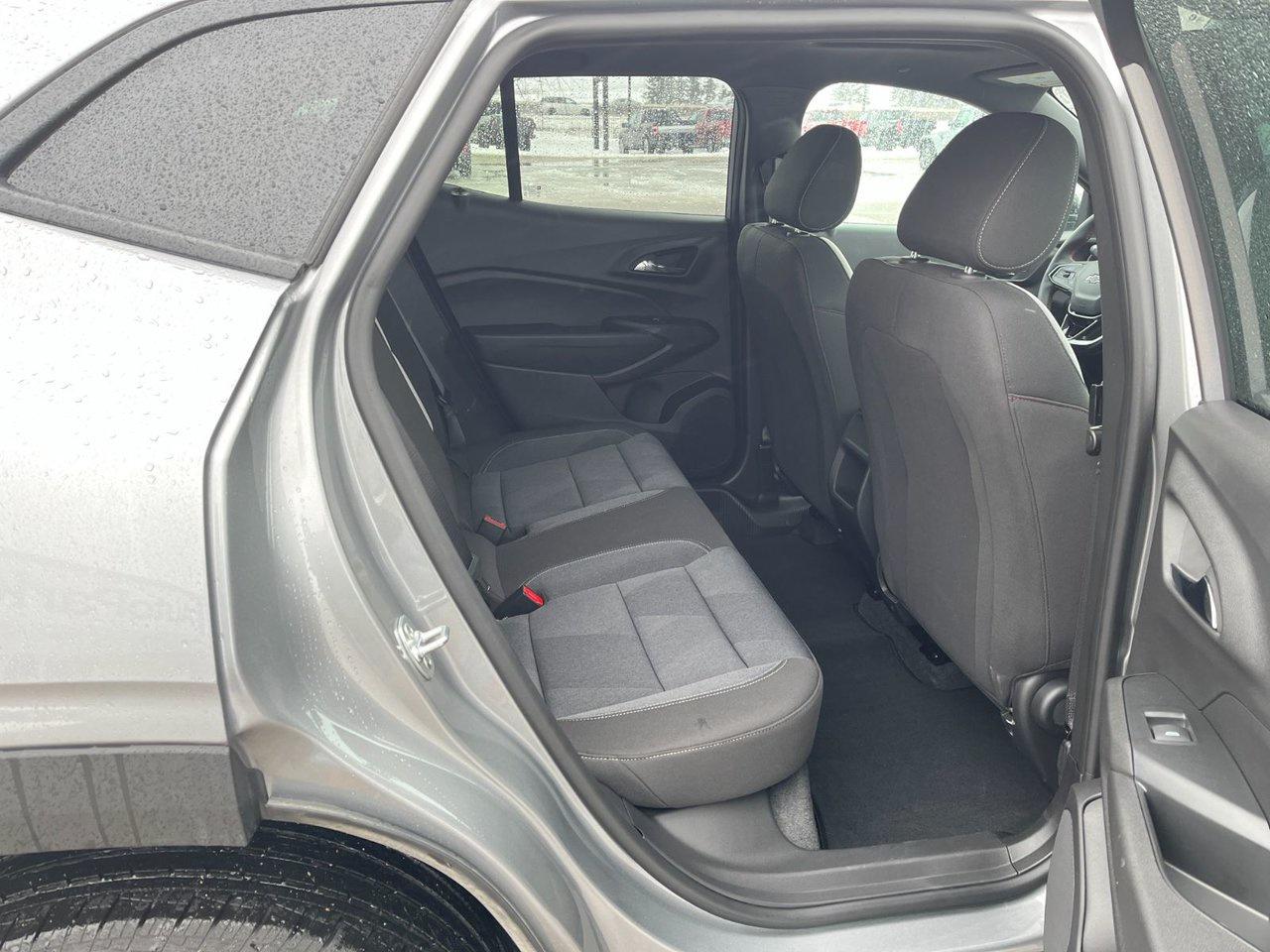 2025 Chevrolet Trax FWD 4dr 1RS Photo