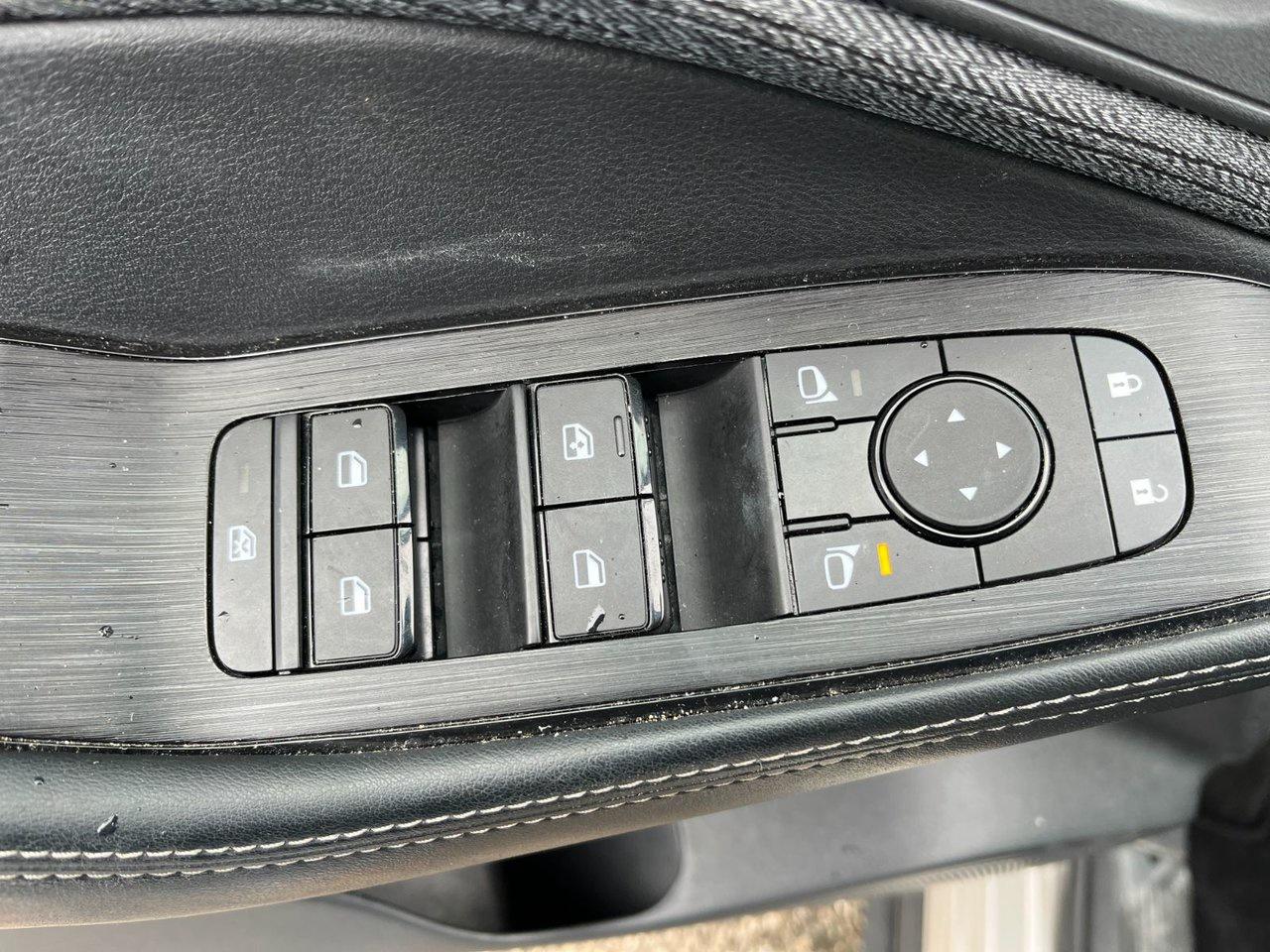 2023 Nissan Rogue SV AWD MOONROOF Photo