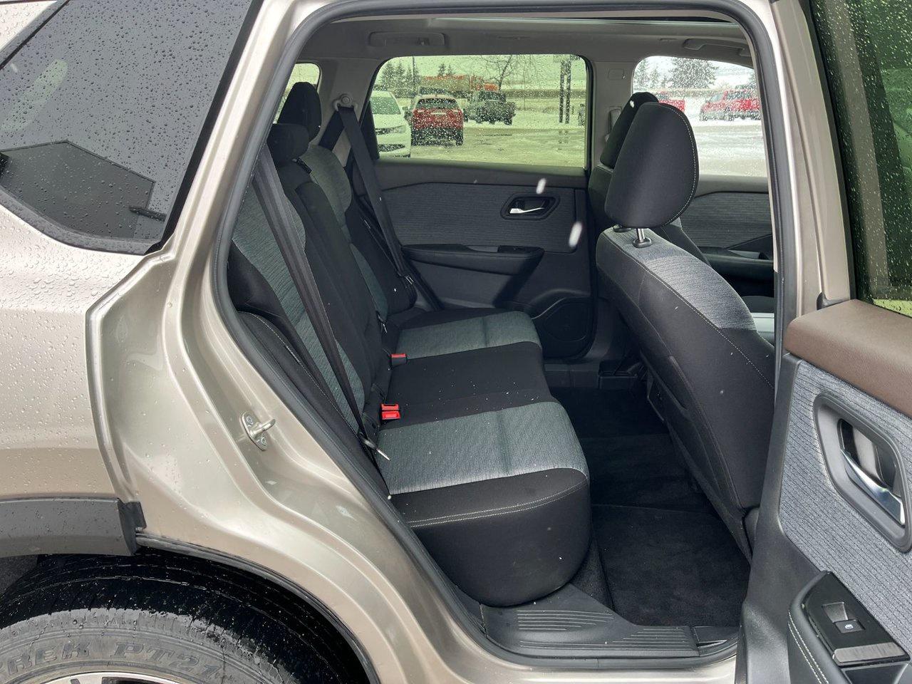 2023 Nissan Rogue SV AWD MOONROOF Photo