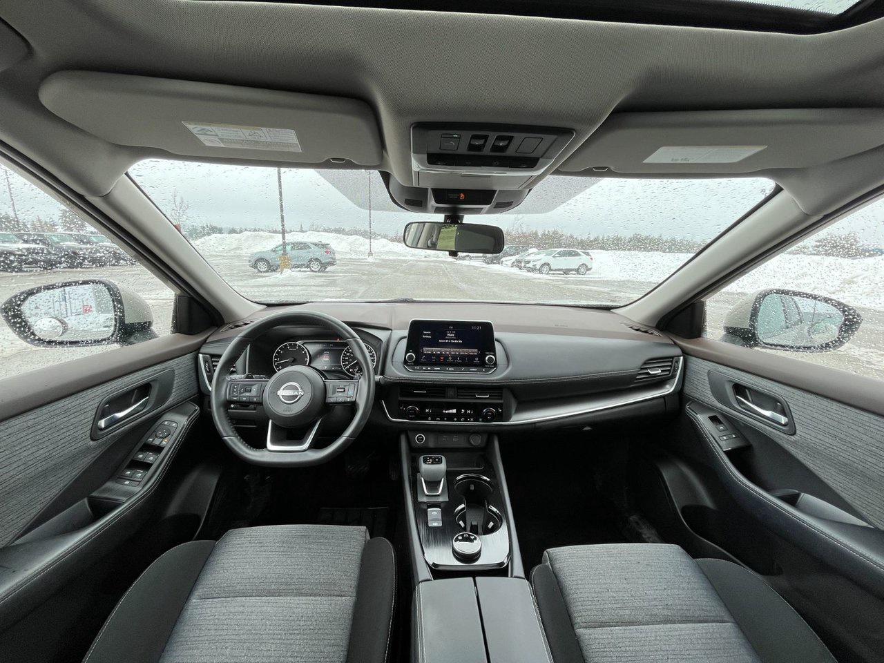 2023 Nissan Rogue SV AWD MOONROOF Photo