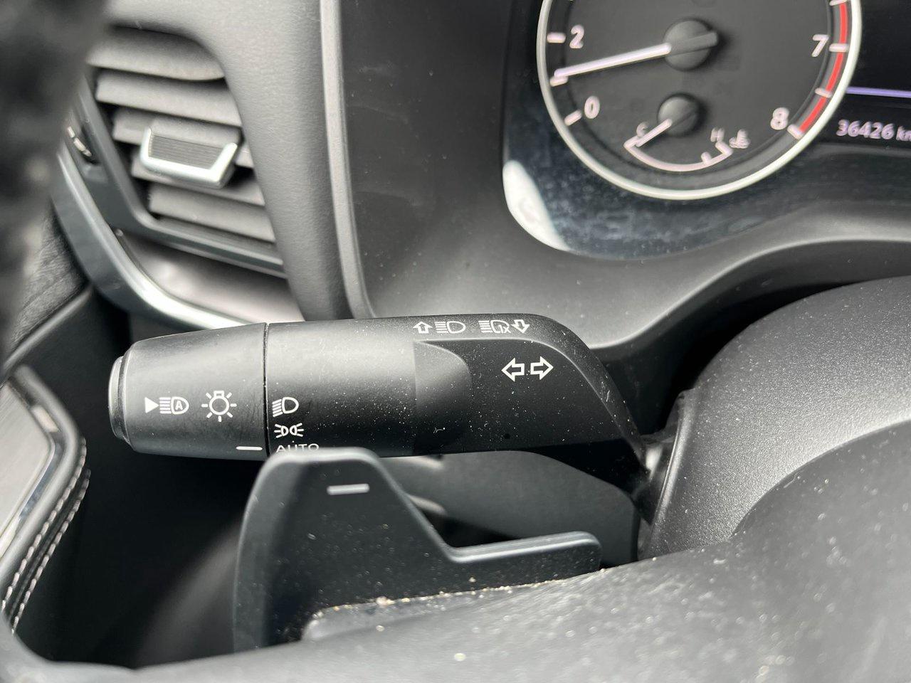 2023 Nissan Rogue SV AWD MOONROOF Photo