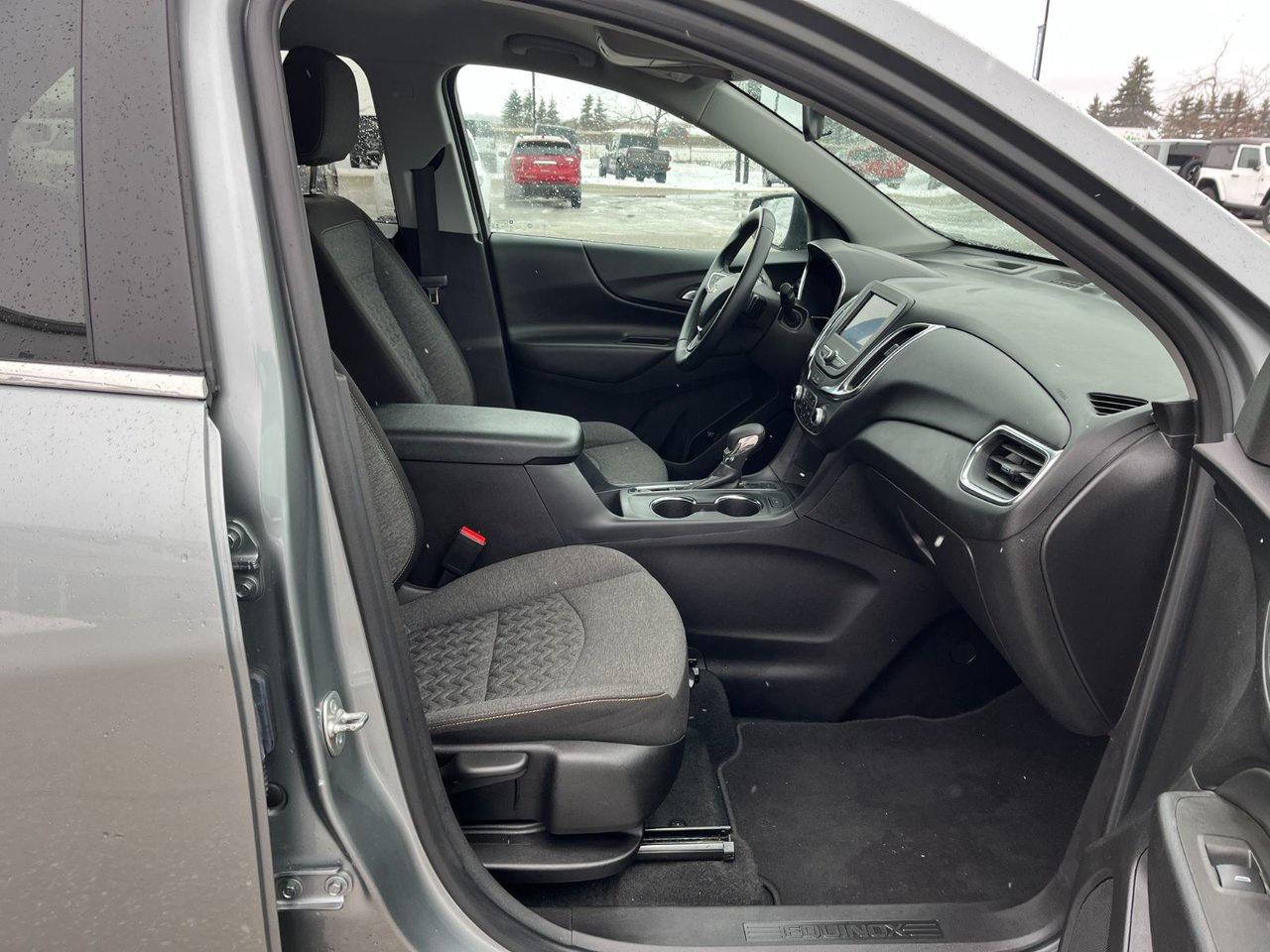 2024 Chevrolet Equinox AWD 4DR LT Photo