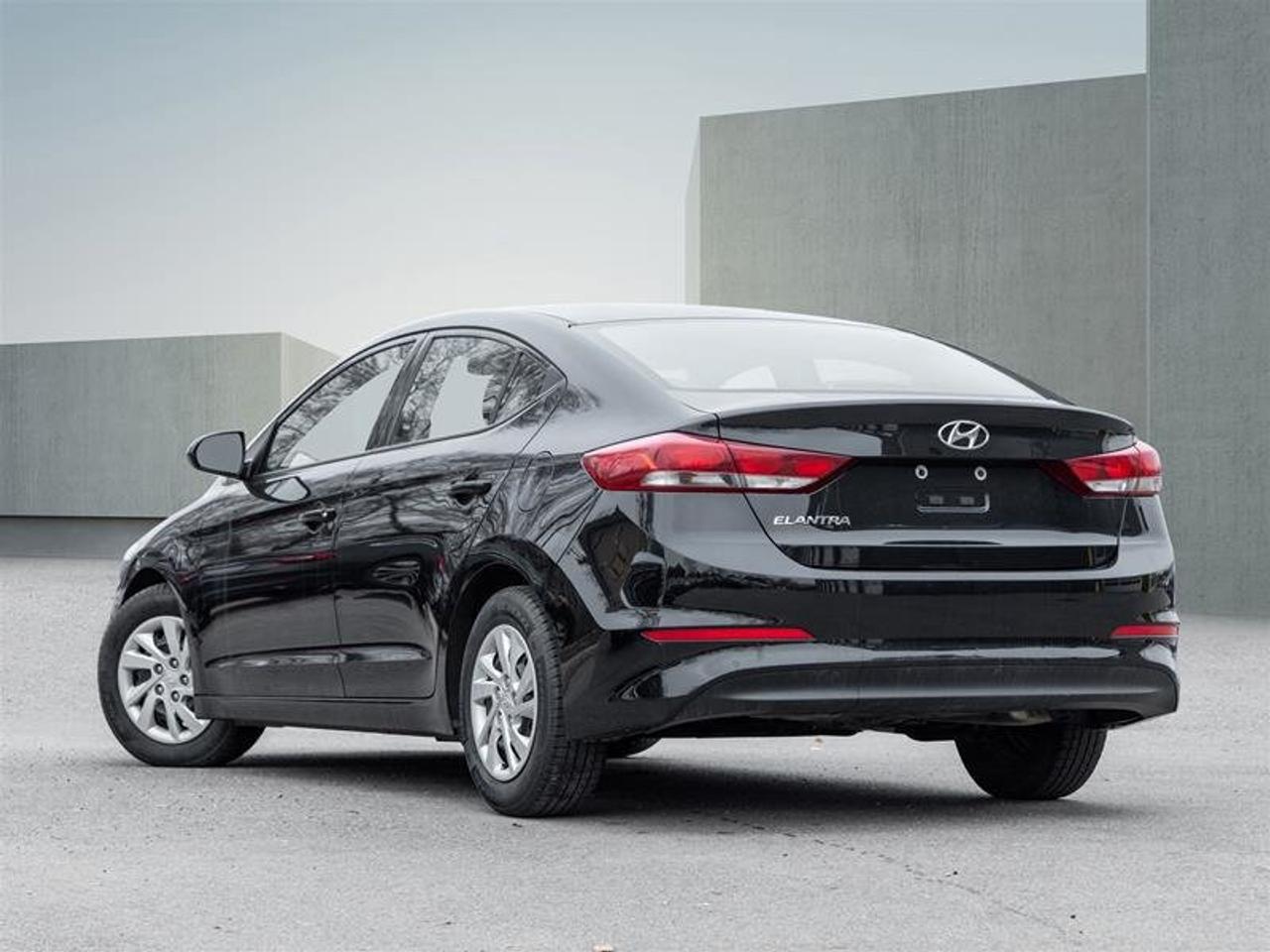 2017 Hyundai Elantra Sedan LE Photo