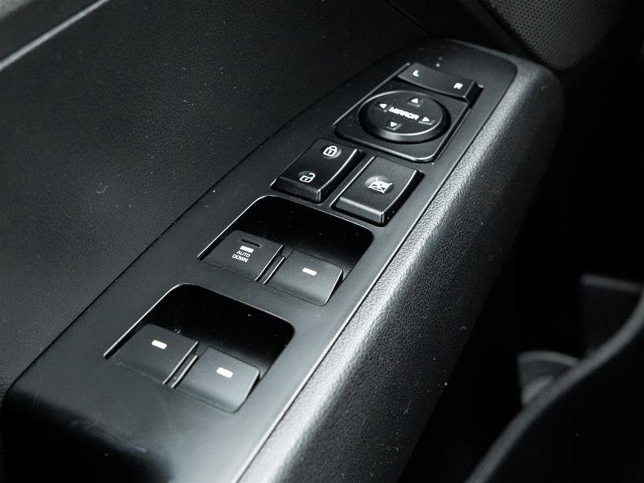 2017 Hyundai Elantra Sedan LE Photo