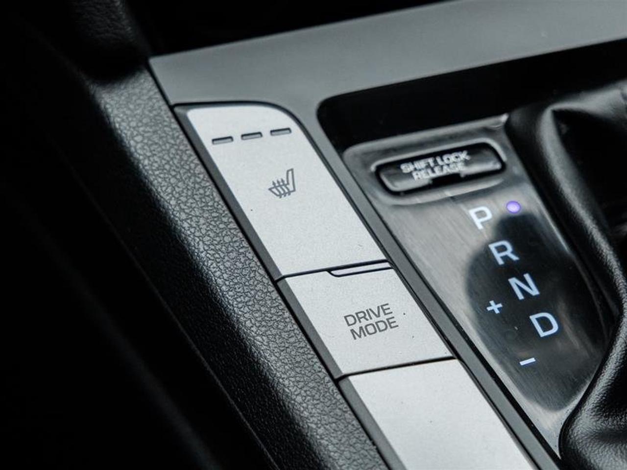 2017 Hyundai Elantra Sedan LE Photo