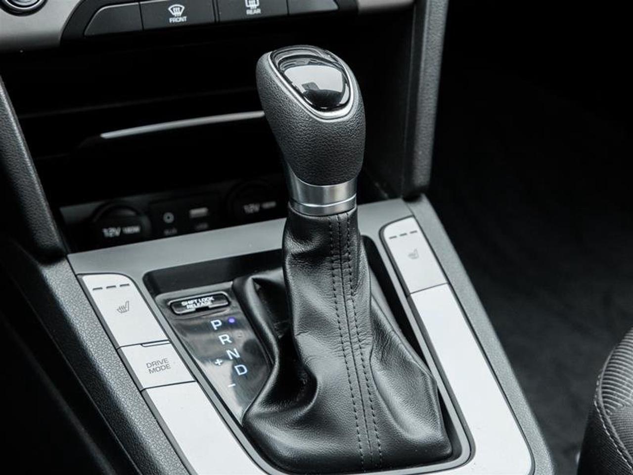 2017 Hyundai Elantra Sedan LE Photo