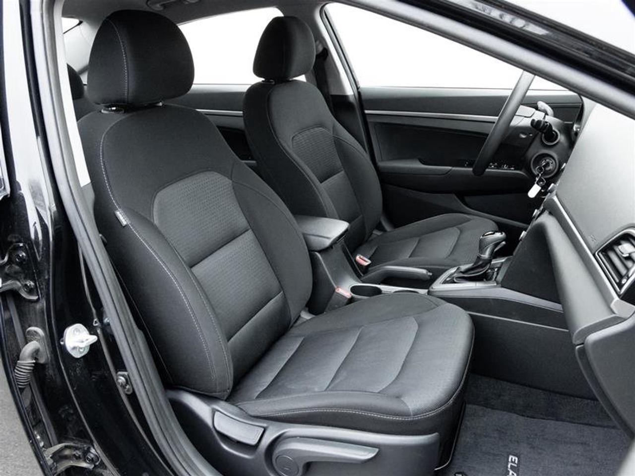 2017 Hyundai Elantra Sedan LE Photo