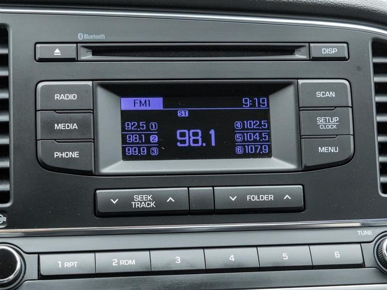 2017 Hyundai Elantra Sedan LE Photo