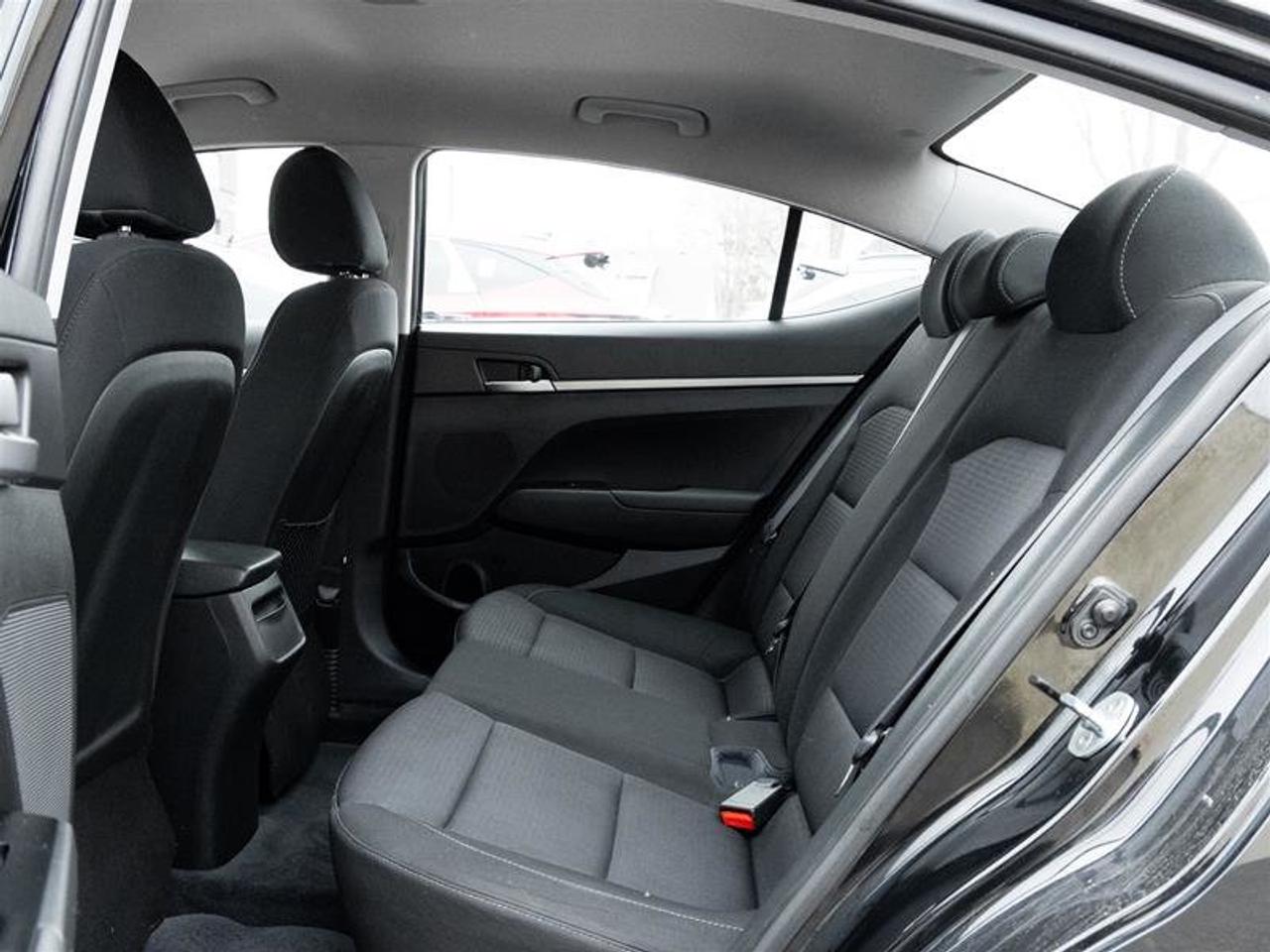 2017 Hyundai Elantra Sedan LE Photo