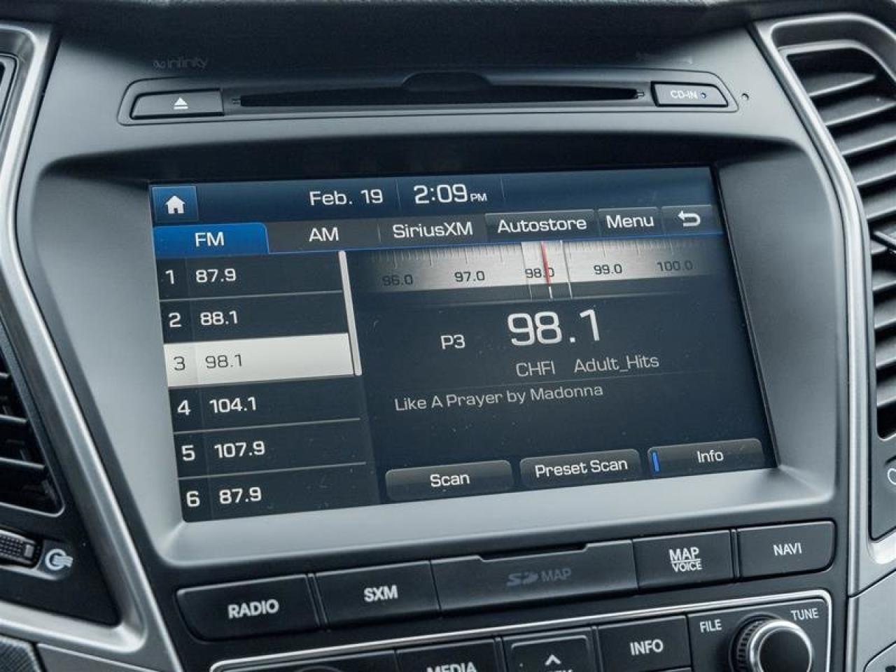 2017 Hyundai Santa Fe Sport Luxury Photo