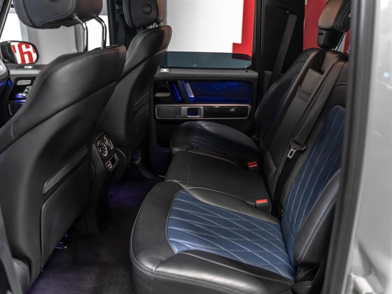 2023 Mercedes-Benz G63 AMG AMG G 63|G MANUFAKTUR|MONOBLOCKS|CARBONPKG|NIGHT PKG PLUS Photo