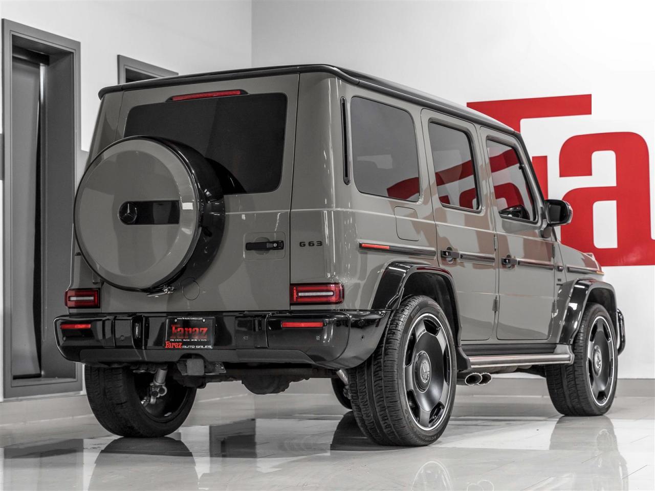 2023 Mercedes-Benz G63 AMG AMG G 63|G MANUFAKTUR|MONOBLOCKS|CARBONPKG|NIGHT PKG PLUS Photo2