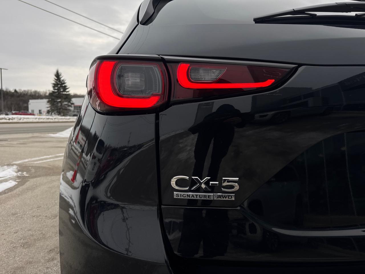 2022 Mazda CX-5 Signature Photo
