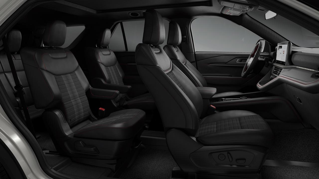2026 Ford Explorer ST-Line Photo