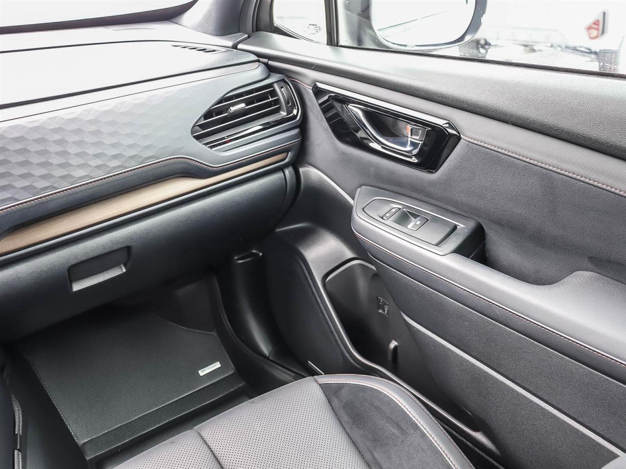 2025 Subaru Forester e-BOXER Hybrid Premier Photo