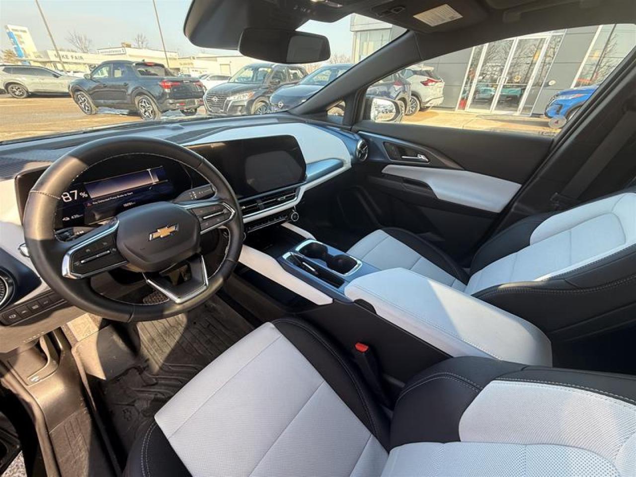 2025 Chevrolet Equinox EV 4dr LT Photo