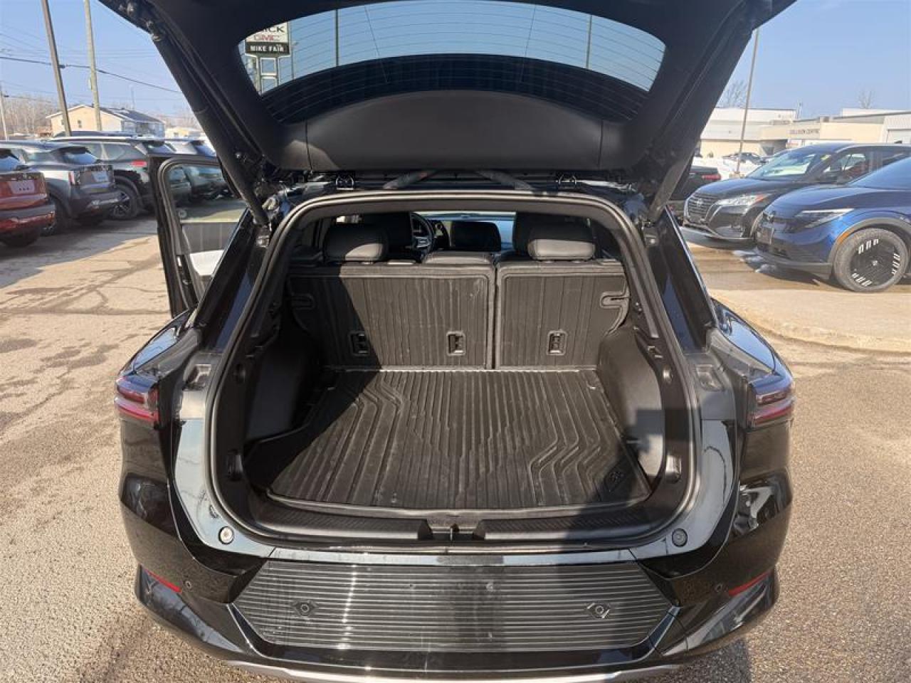 2025 Chevrolet Equinox EV 4dr LT Photo