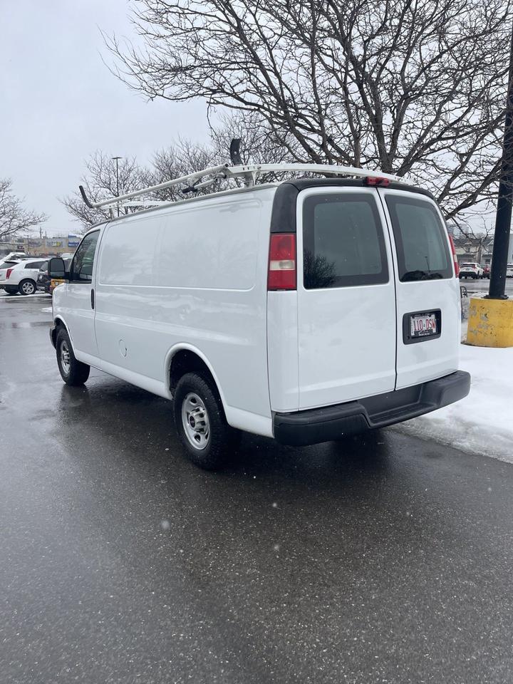 2014 GMC Savana Cargo Van LADDER RACK    HEAVY DUTY    REVERSE CAMERA Photo2