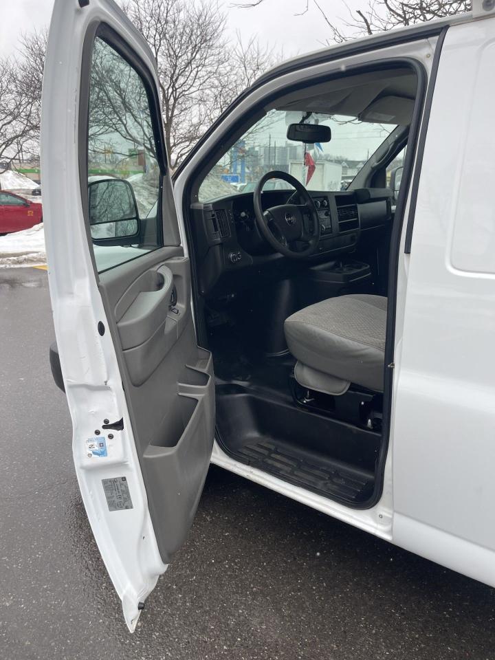 2014 GMC Savana Cargo Van LADDER RACK    HEAVY DUTY    REVERSE CAMERA Photo