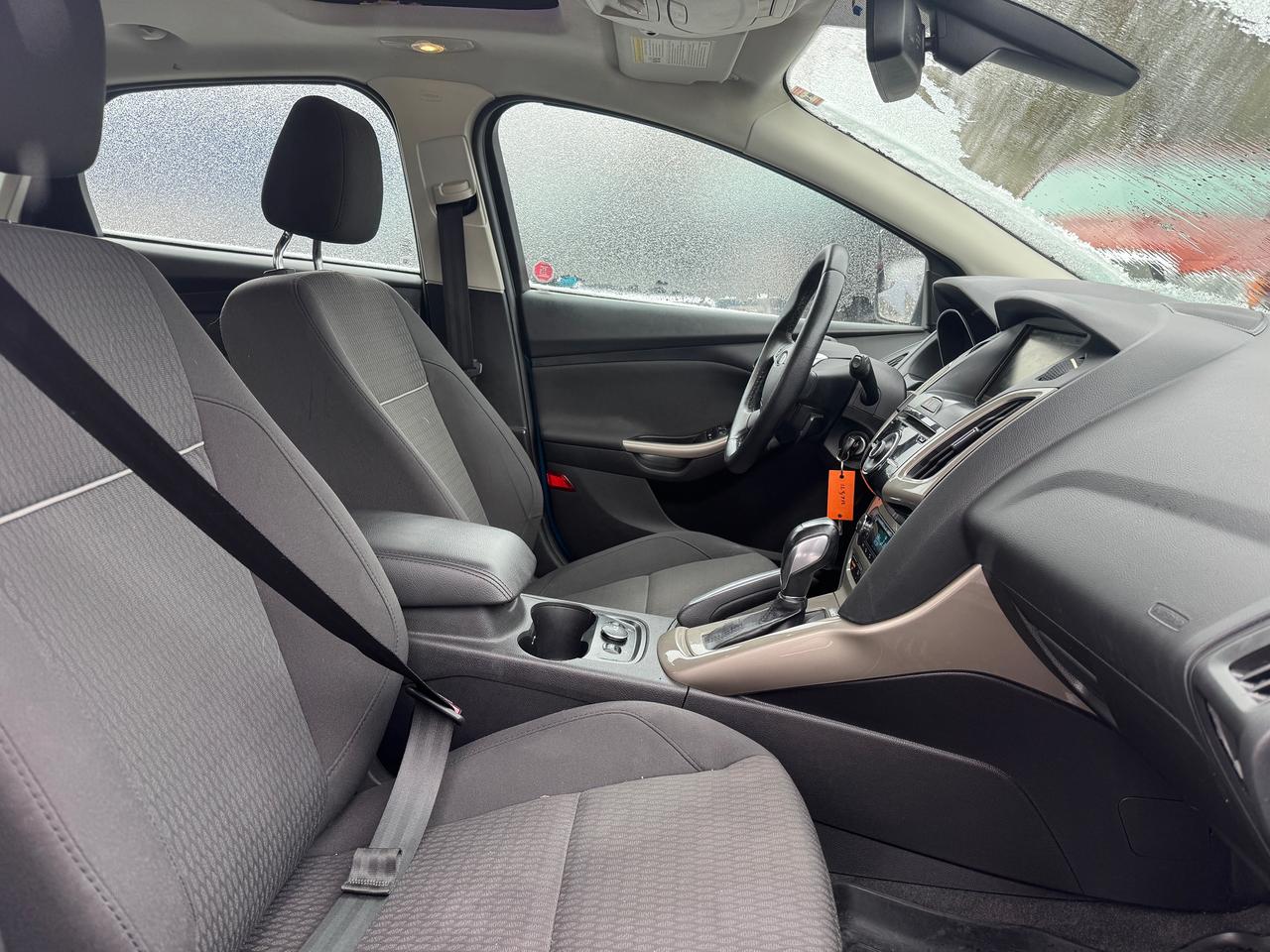 2012 Ford Focus 5DR HB SEL - Photo #9