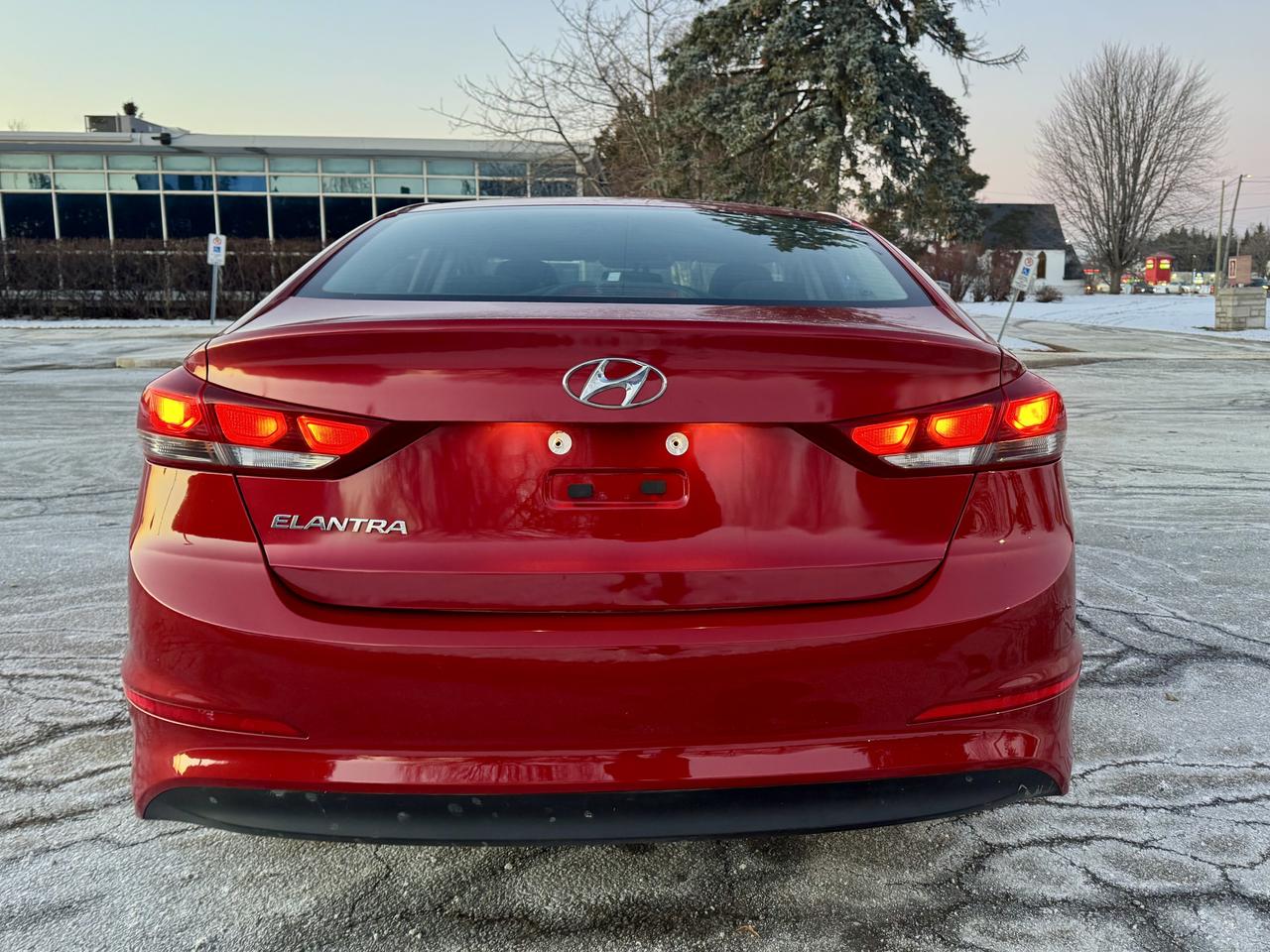 2017 Hyundai Elantra LE -Certified Photo3