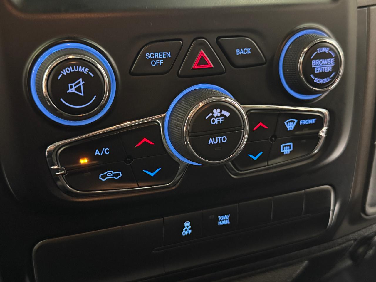 2019 RAM 1500 Classic Express 4x4 Quad 6'4" Box+New Tires+CLEAN CARFAX Photo37