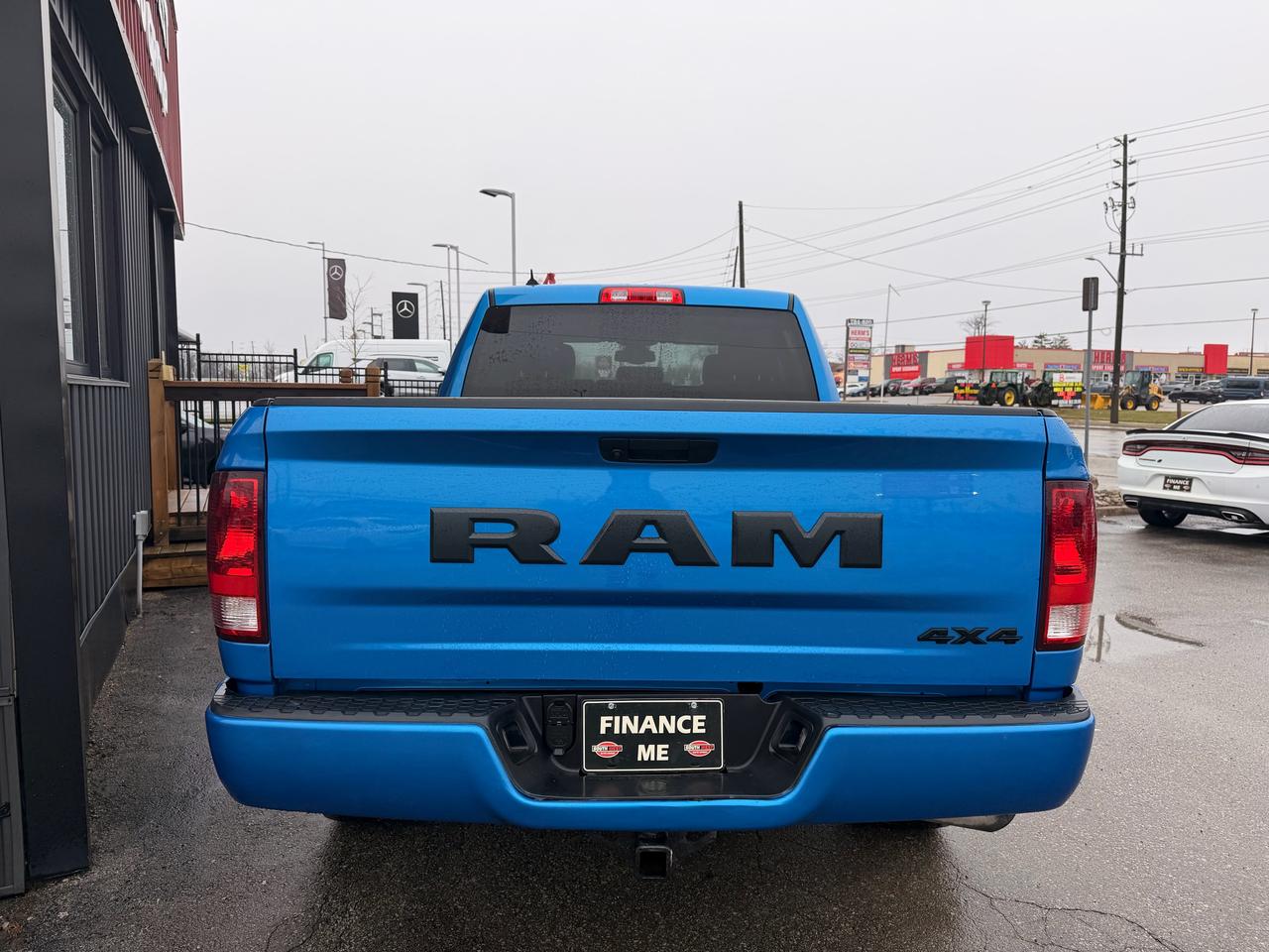 2021 RAM 1500 Classic EXPRESS Photo2