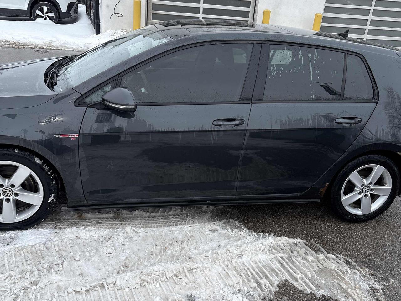 2016 Volkswagen Golf Autobahn - Photo #4