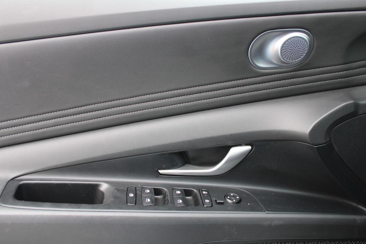 2025 Hyundai Elantra Preferred IVT w/Tech Pkg Photo