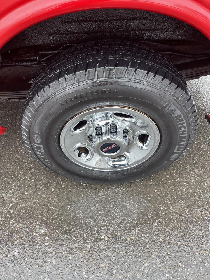 2013 Chevrolet Express LT   12 PASSENGER Photo