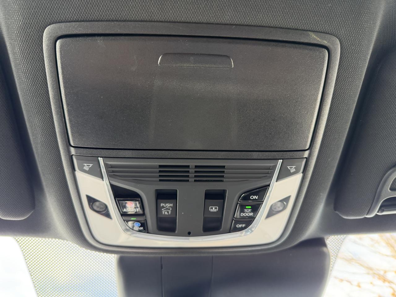 2020 Acura RDX A-Spec - LOW KM, SUNROOF, NAV, LEATHER/SUEDE INT! Photo