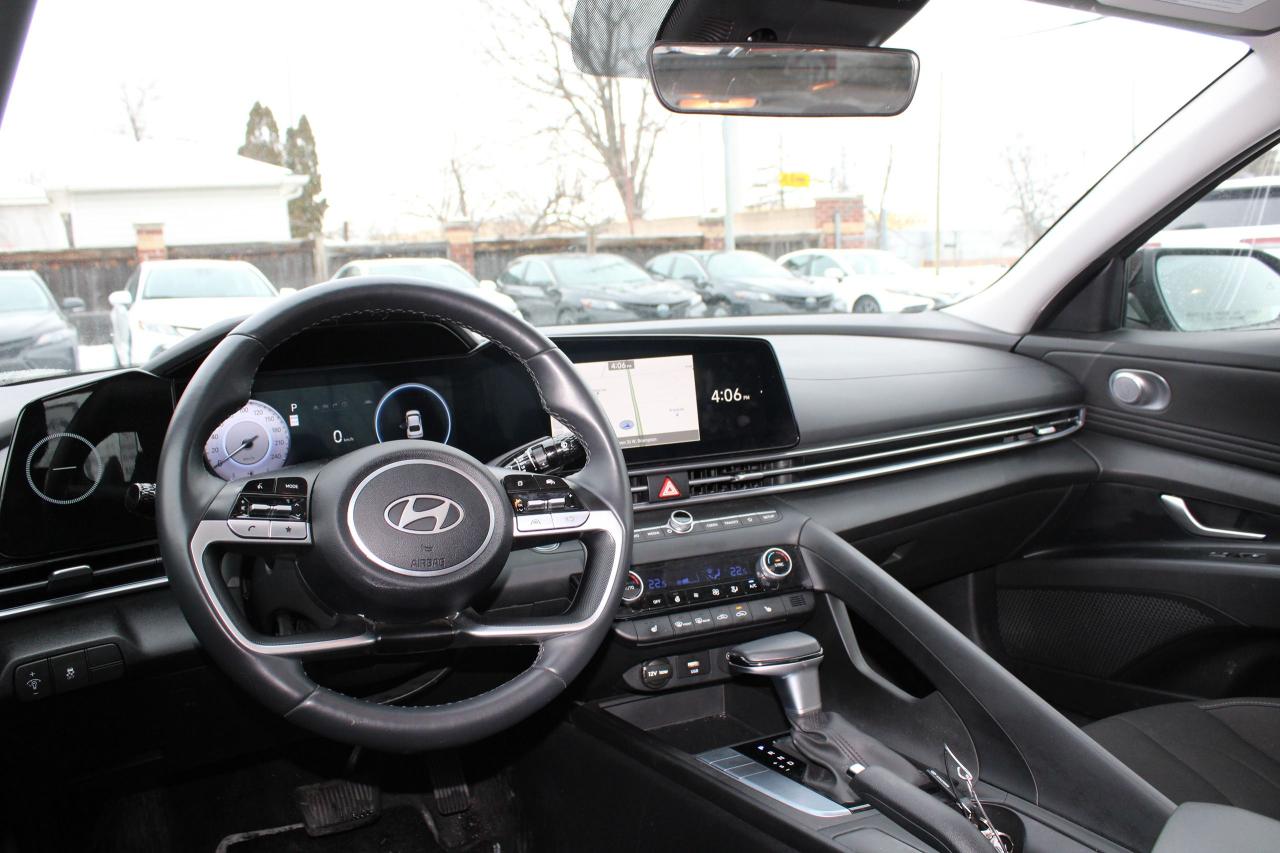 2024 Hyundai Elantra Preferred IVT w/Tech Pkg Photo