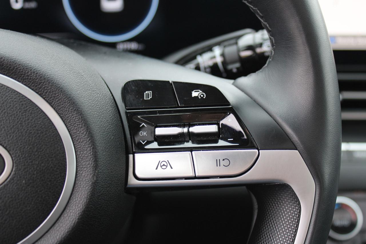 2024 Hyundai Elantra Preferred IVT w/Tech Pkg Photo