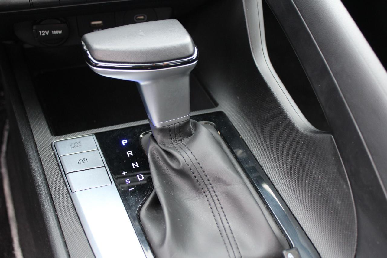 2024 Hyundai Elantra Preferred IVT w/Tech Pkg Photo