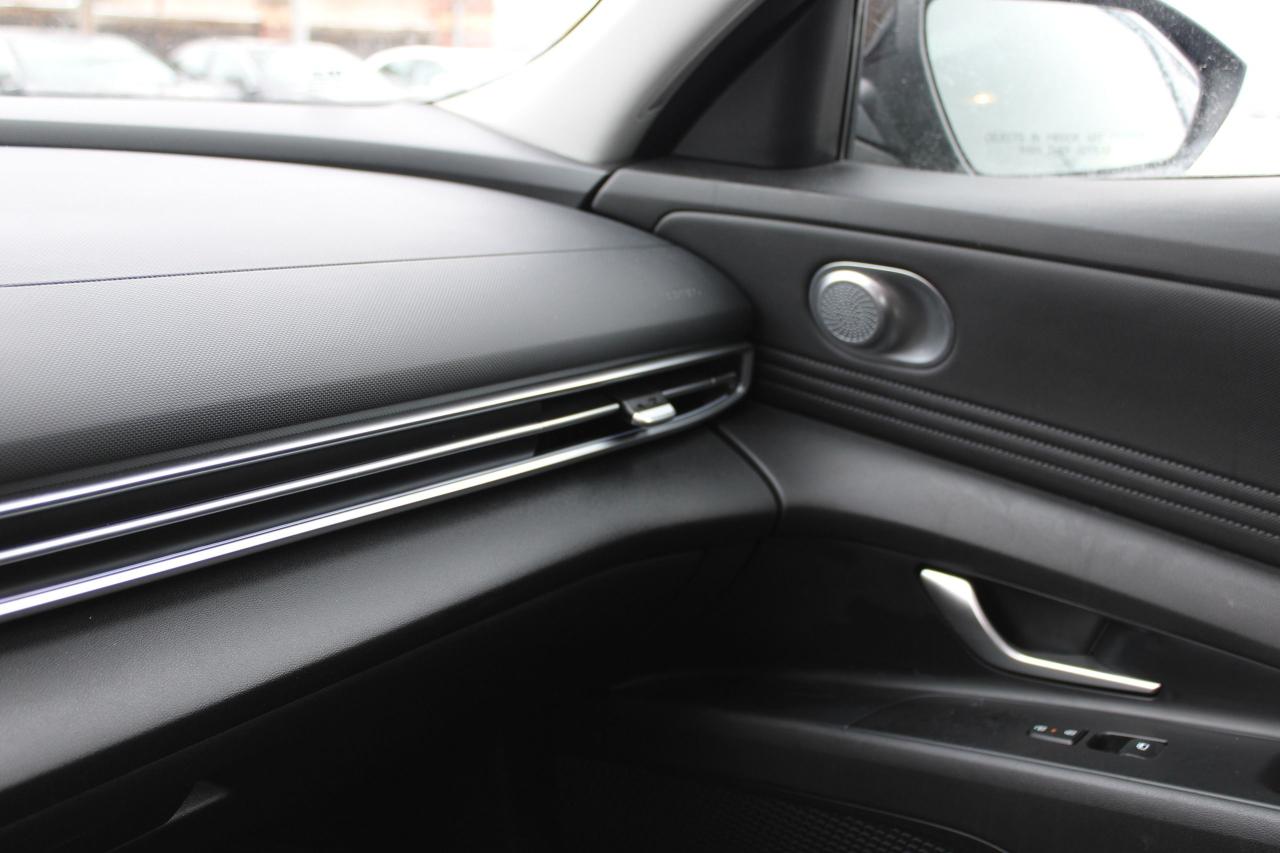 2024 Hyundai Elantra Preferred IVT w/Tech Pkg Photo