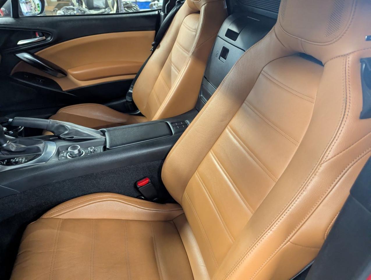 2020 Fiat 124 Spider Lusso WITH LOW LOW KILOMETERS!! Photo