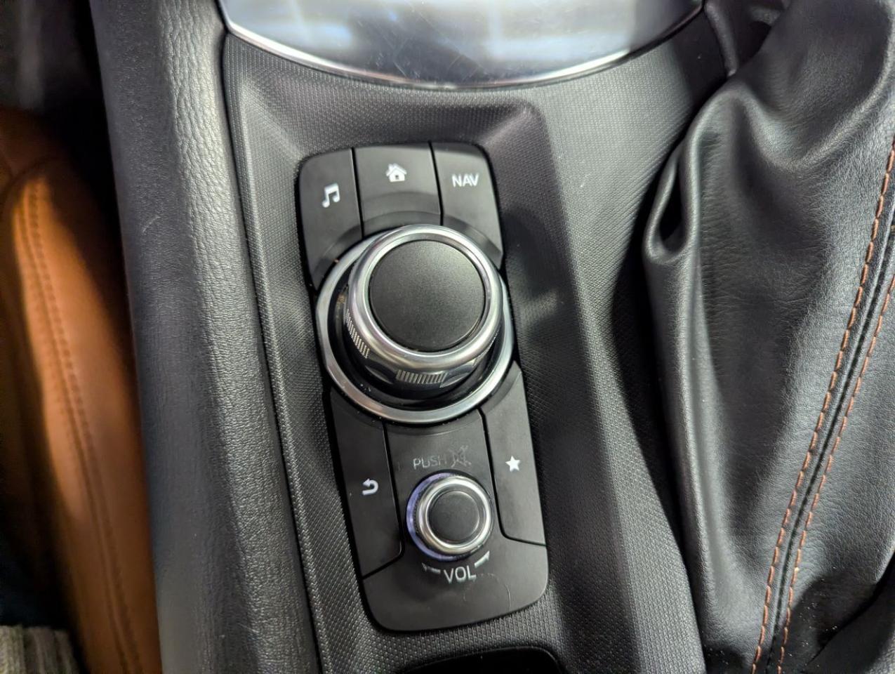 2020 Fiat 124 Spider Lusso WITH LOW LOW KILOMETERS!! Photo