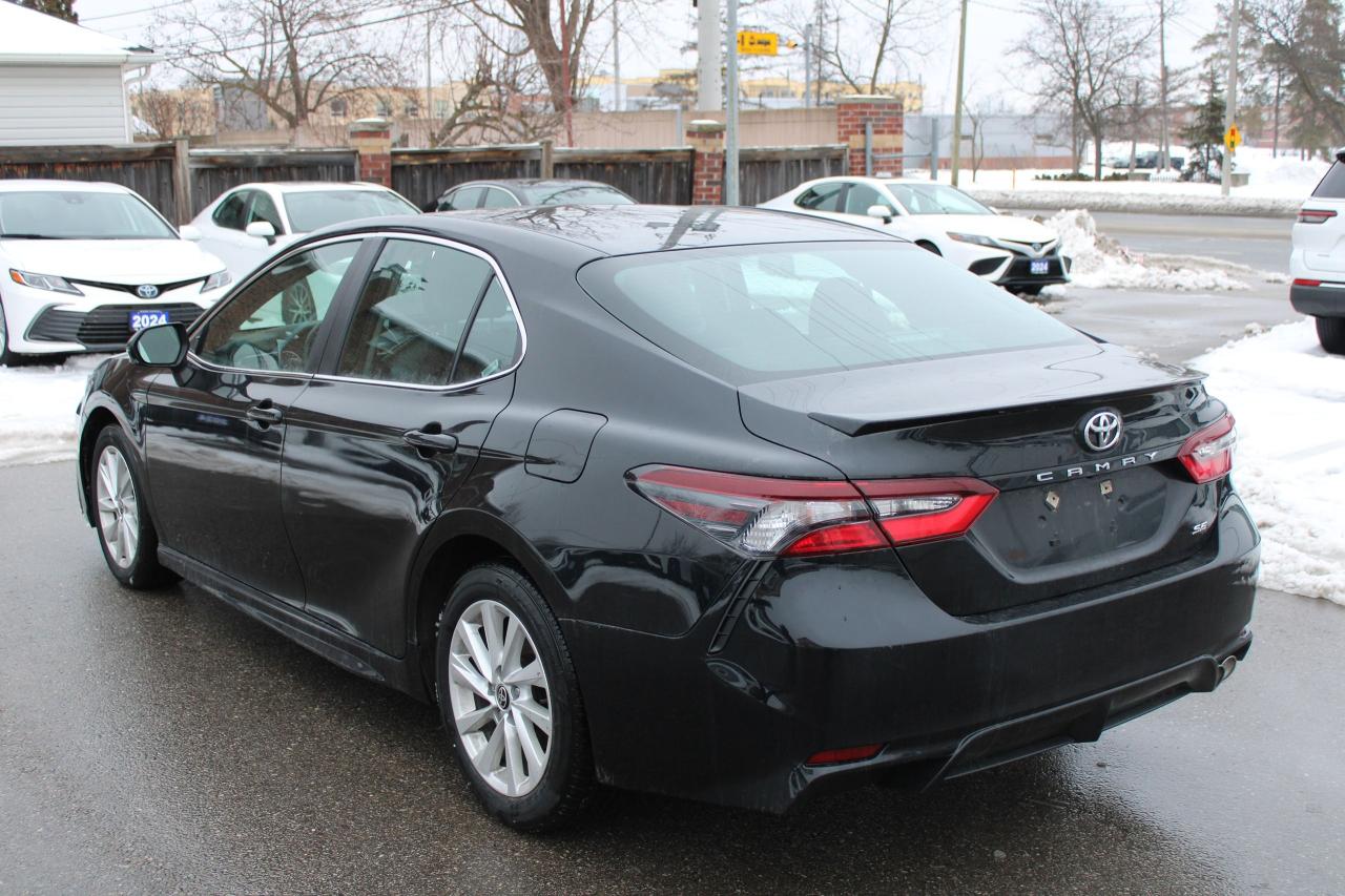 2024 Toyota Camry SE Photo