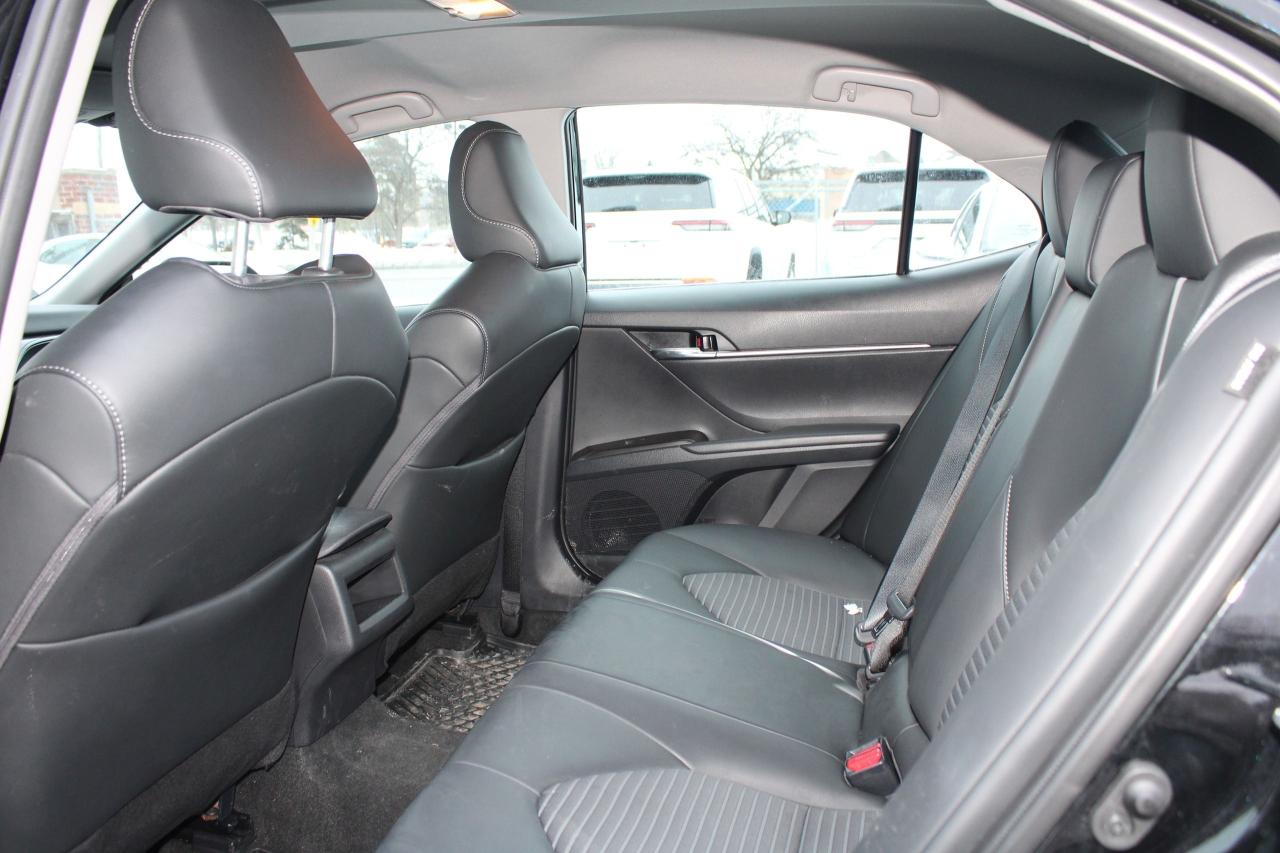 2024 Toyota Camry SE Photo