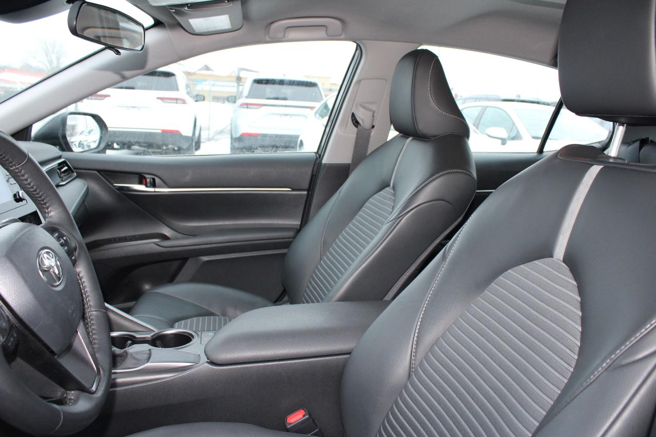 2024 Toyota Camry SE Photo