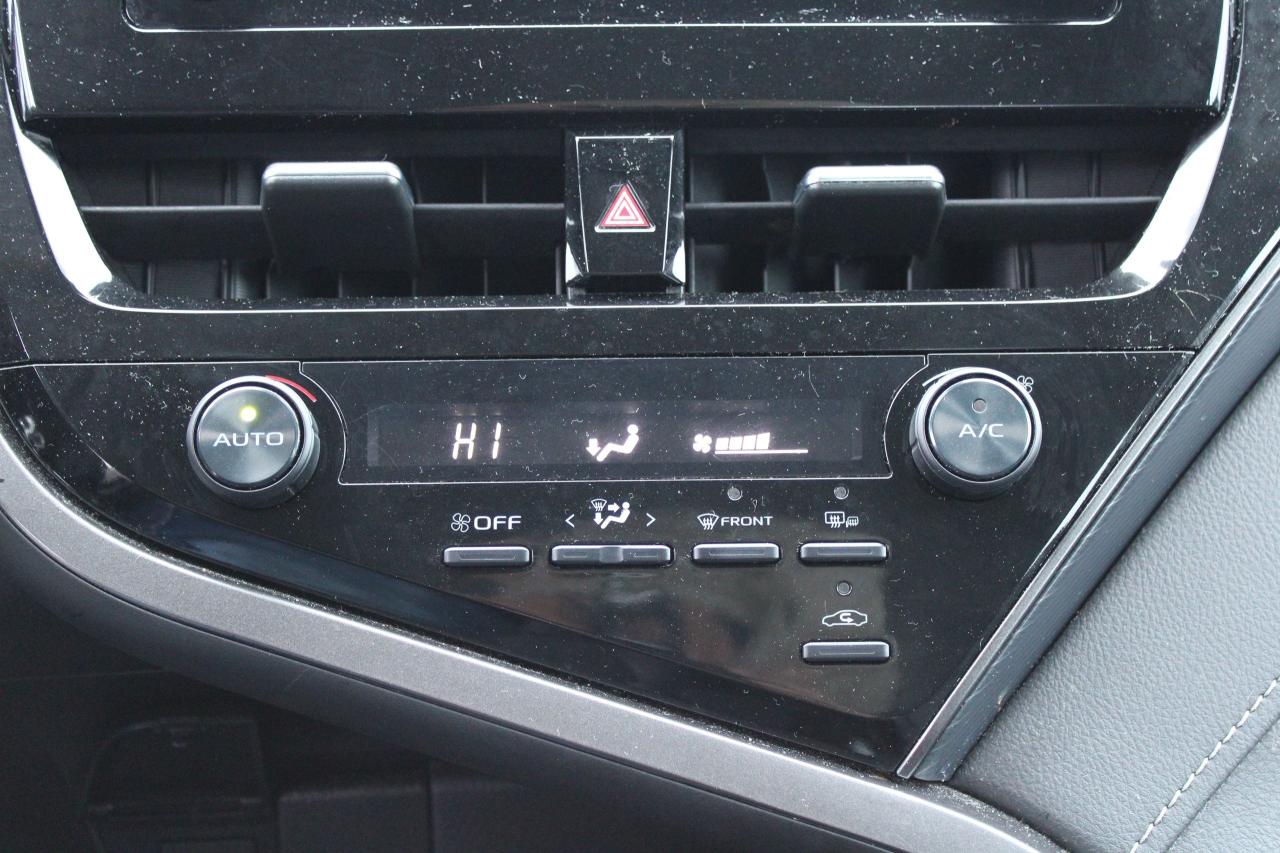 2024 Toyota Camry SE Photo