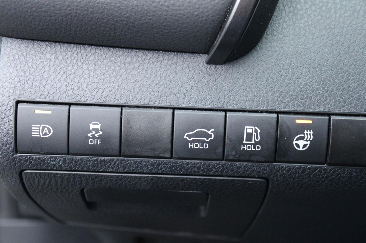 2024 Toyota Camry SE Photo