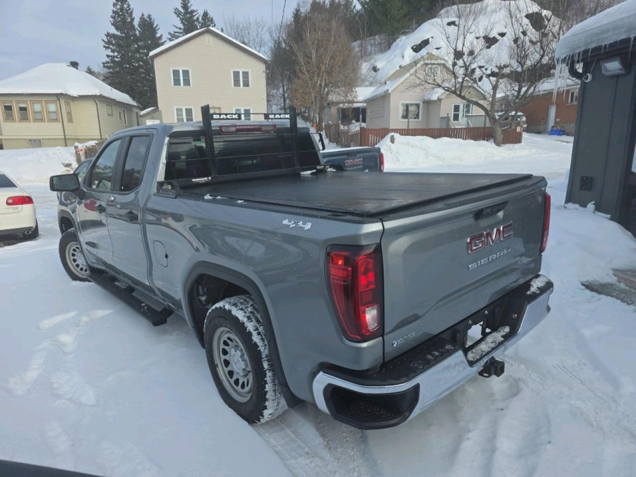 2023 GMC Sierra 1500 Pro PRO DBL CAB 4X4 Photo2