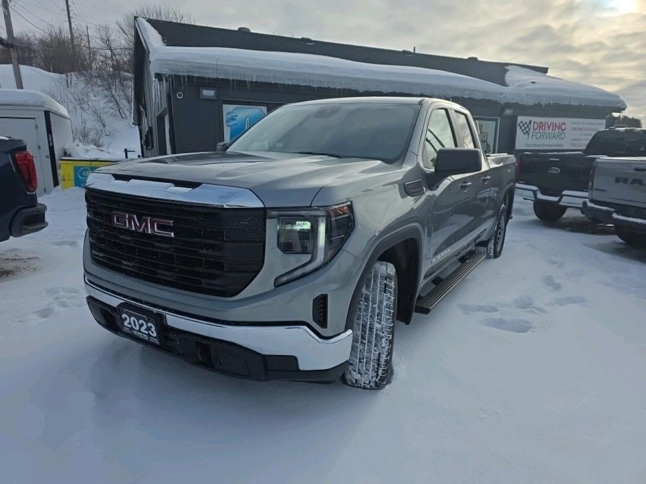 2023 GMC Sierra 1500 Pro PRO DBL CAB 4X4 Photo0