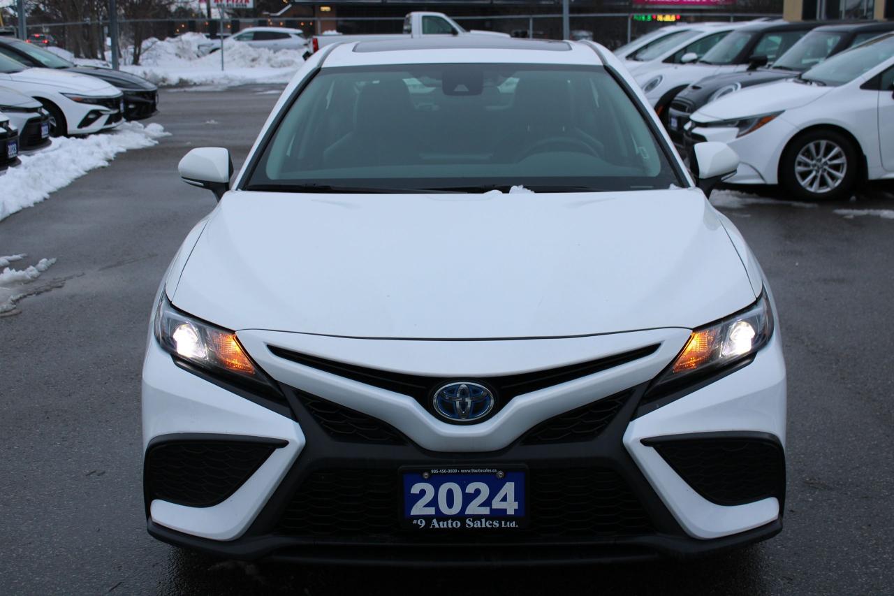 2024 Toyota Camry HYBRID SE Photo