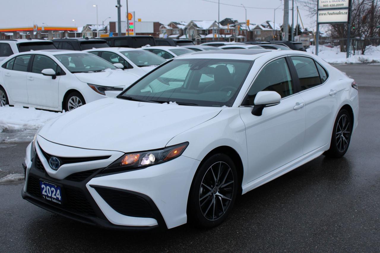 2024 Toyota Camry HYBRID SE Photo